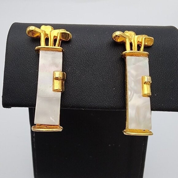 Vintage Mother of Pearl Golf Club Bag Gold Tone Screw Back Earrings - Picture 1 of 2